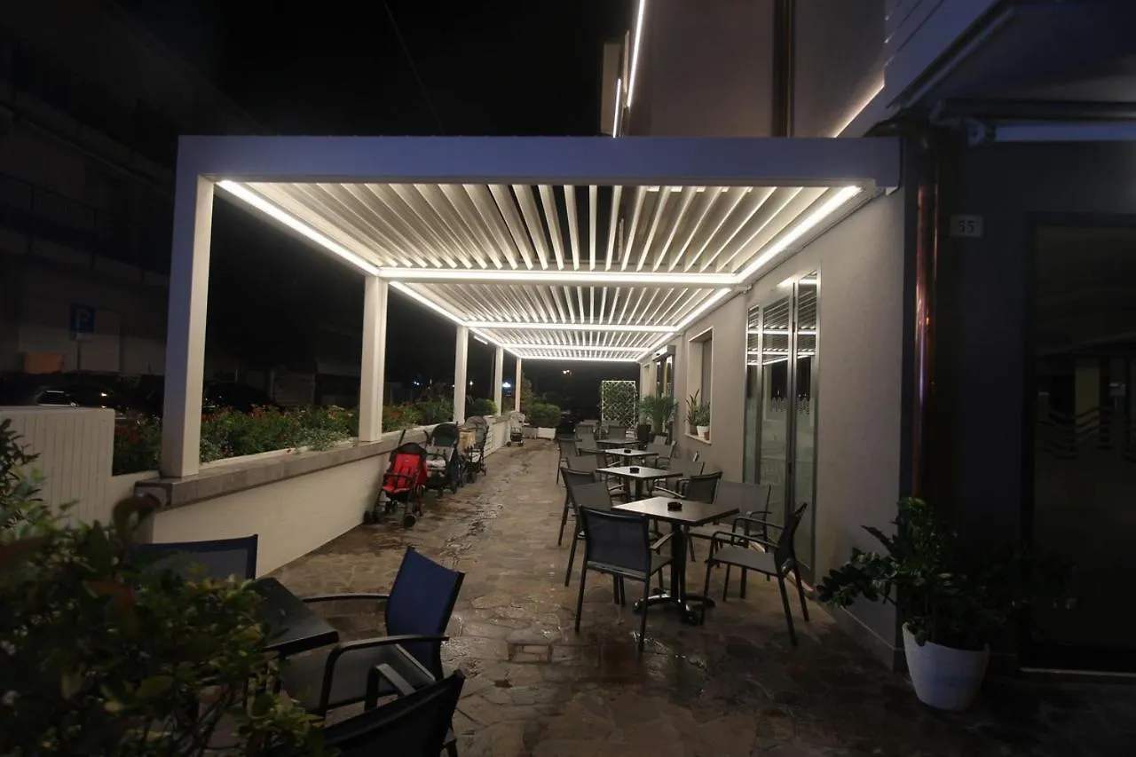 Hotel Villa Boschetti San Mauro Mare 3*,  Italien